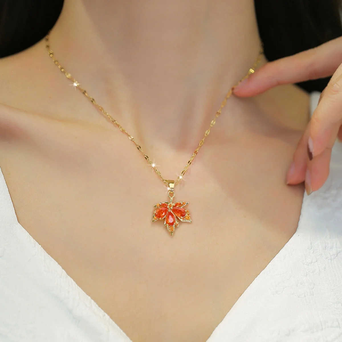 Exquisite Luxuriöse Orange Zirkon Ahornblatt Anhänger Halskette Für Frauen Männer Temperament Edelstahl Blätter Halsband Schmuck
