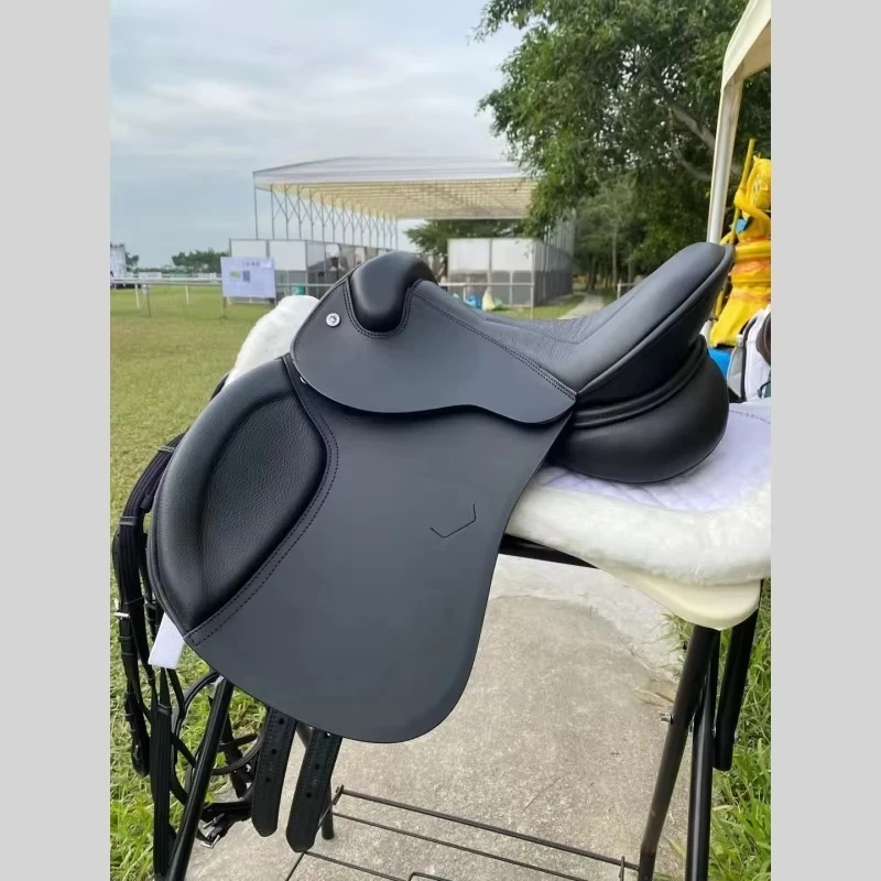 

Western Horse Leather Saddle Traditional Design Equestrian Equipment Durable and Comfortable for Long Trail Rides
