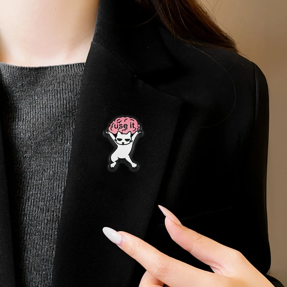 Lustige Katzen-Emaille-Pins mit sarkastischem Meme-Motiv, niedliche weiße Kätzchen-Metallabzeichen, Rucksack-Anstecknadel, Schmuckgeschenk – Detail 8