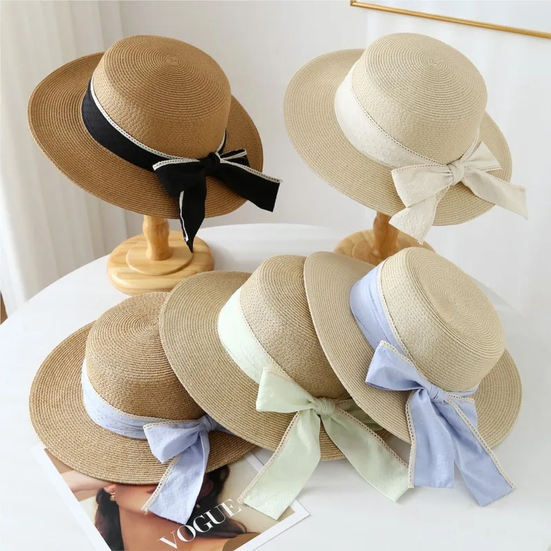 

A lady in hat wide-brimmed and shade that can be folded for vacation