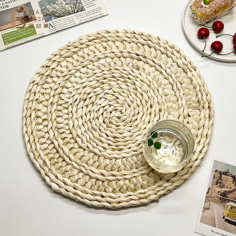 

Placemats Set of 4-15 Inch Round Corn Husk Woven Placemats - Anti Slip & Heat Resistant Water Hyacinth Placemats for Home