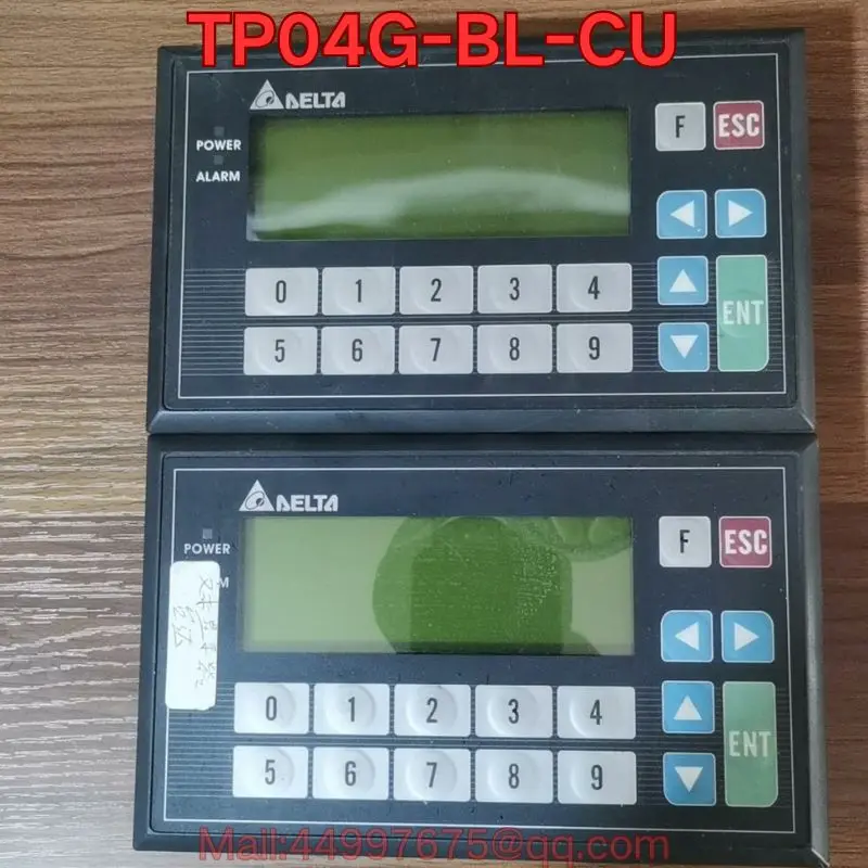

Подержанный тест функции текстового дисплея TP04G-BL-CU обычно