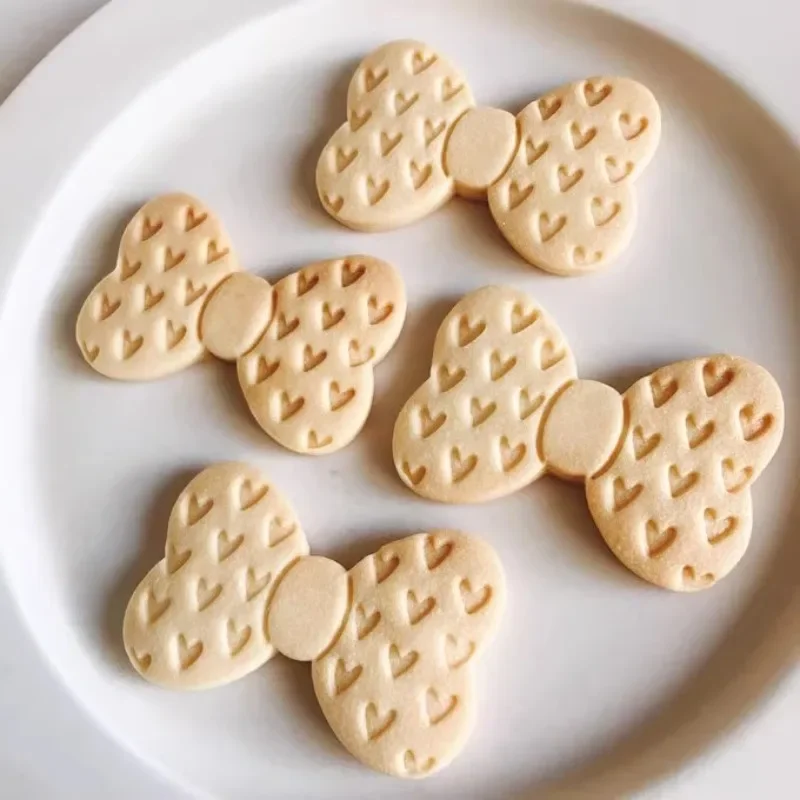 Bowknot Cookie Cutter Biscuit Mold Valentine's Day Heart Bow Plastic Pressable Fondant Cookie Stamp Cake Decor Baking Supplies