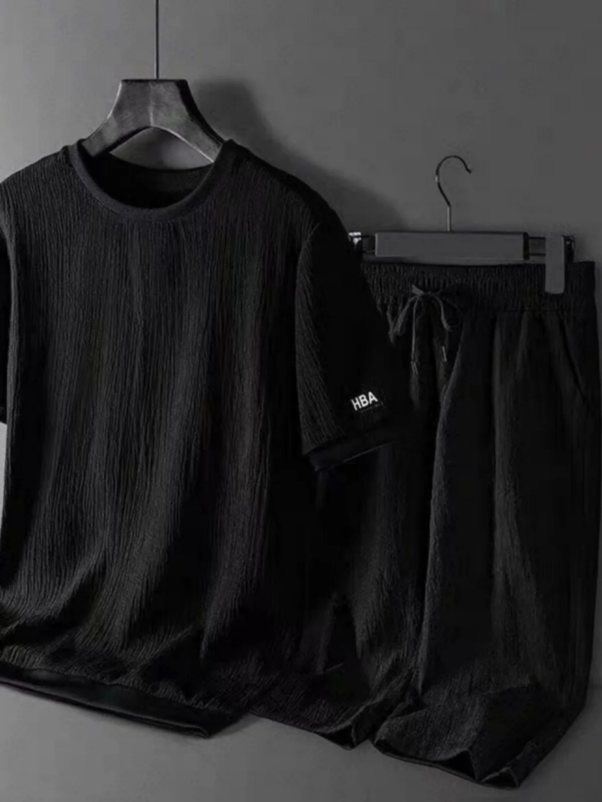 

Мужской летний спортивный комплект: дышащая тонкая футболка с коротким рукавом и брюки 7/8 длины, стильный и универсальный повседневный наряд