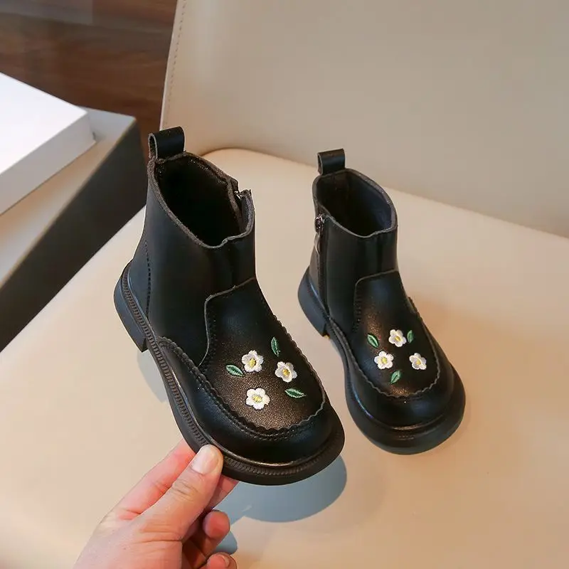 

2026 Winter Chinese Style Fleece Lined Cotton Short Boots for Girls Toddlers Warm Kids Boots School Outdoor Use