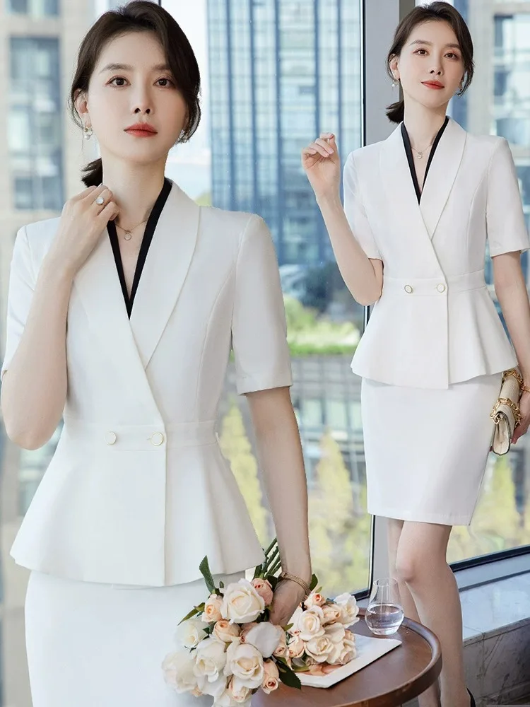 

Белый комплект с юбкой и коротким рукавом для женщин: летний стиль, профессиональная одежда для менеджеров отелей, салонов красоты, медицинских и косметических кабинетов