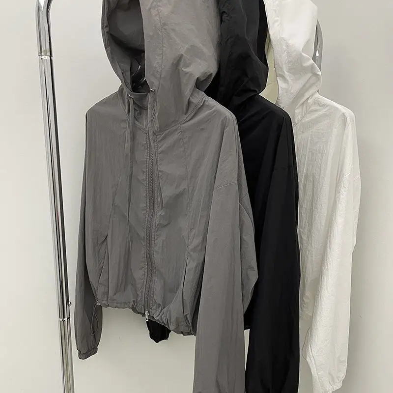 

Casual Cropped Jackets Women Summer Lightweight Outerwears Black White Zipper Hooded Jackets Thin Sunscreen Coats Basic