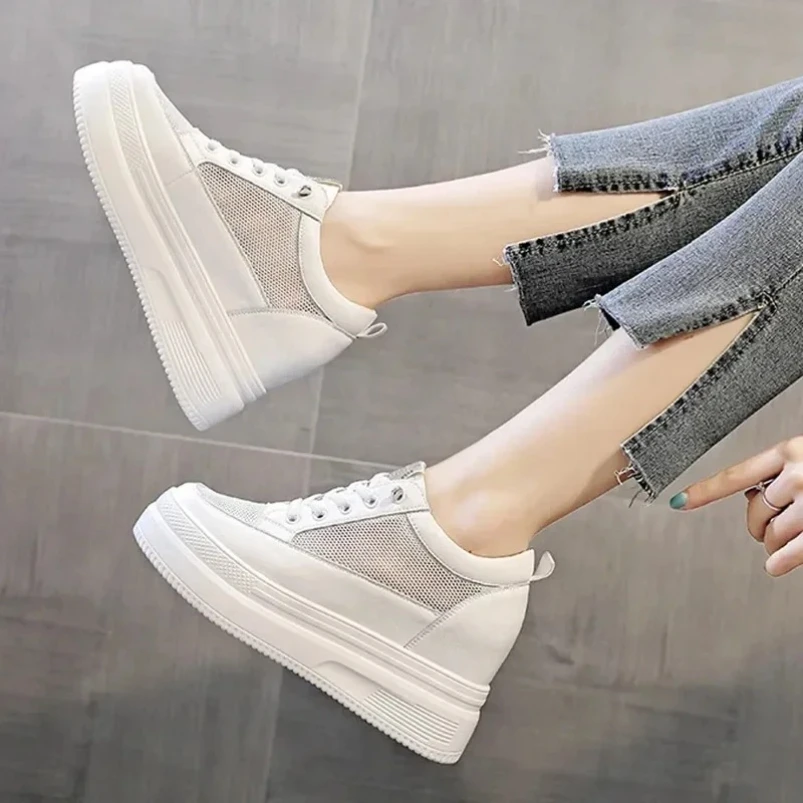 2025 حذاء سهل الارتداء للنساء منصات أسافين أحذية للنساء أحذية جلدية كاجوال موضة