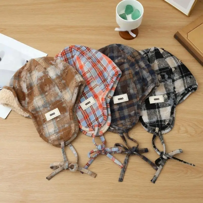 M68A Fashionable Checkered Fleece Lined Lei Feng Cap for Winter Warmth and Charm