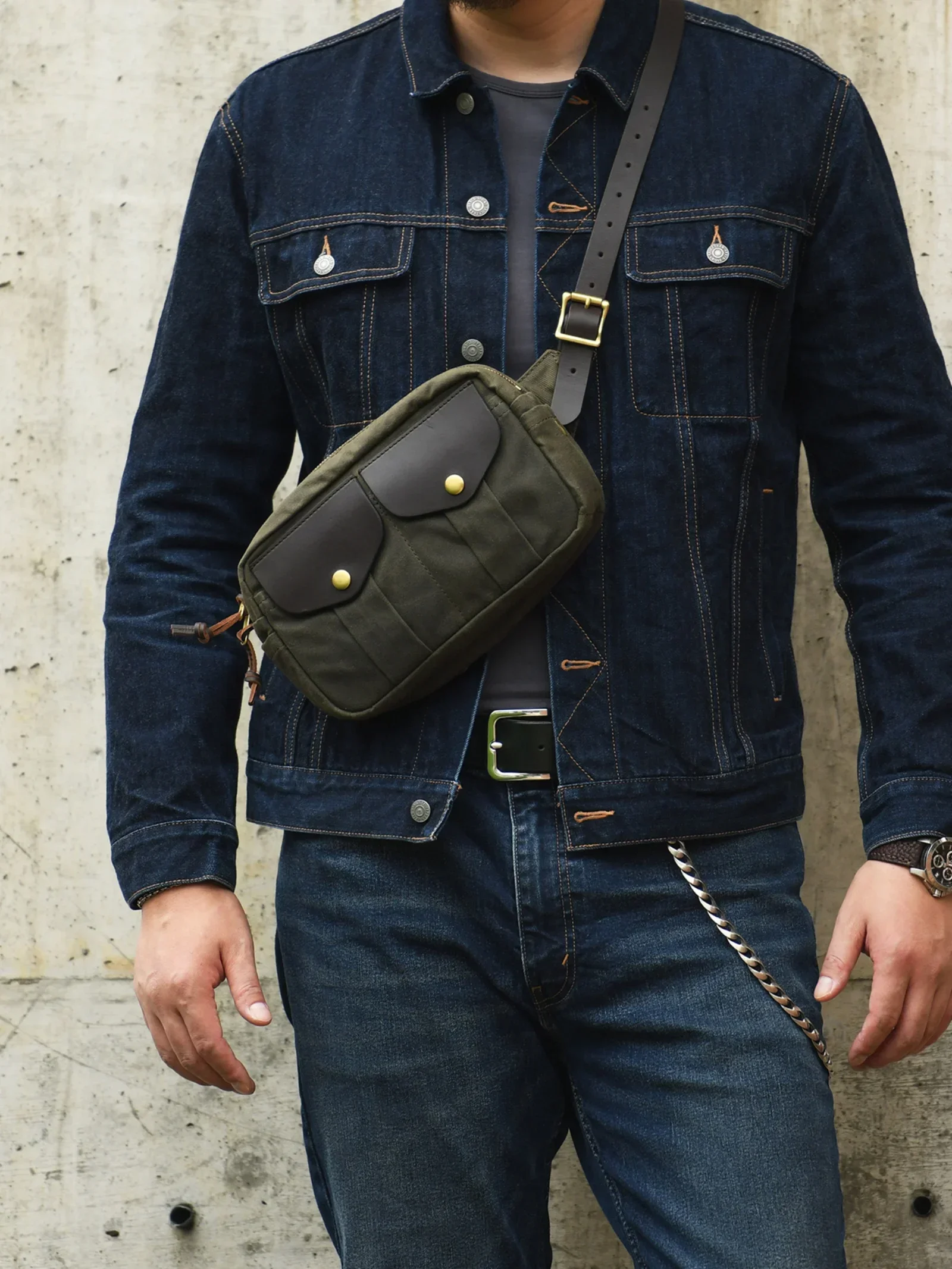 Blunt Razor American Casual Chest Bag 9129 Oil Waxed Canvas & Vegetable Tanned Cowhide S ize 26*16*6cm Crossbody Bag