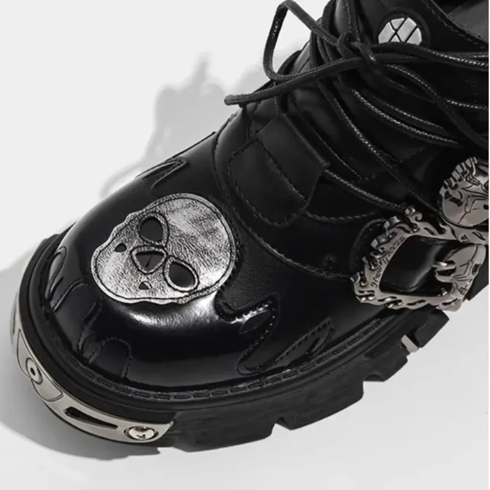 Gothic Punk Skull Design Low Top Thick Heel Single Boots Carved Leather Rock and Roll Flame Trendy Dark Style Men's Casual Shoes