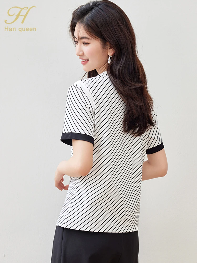 H Han Queen Summer Female Clothing Simple Office T-Shirt Short Sleeve Tops Casual Korean Style Vintage Stripes Loose Tee Women