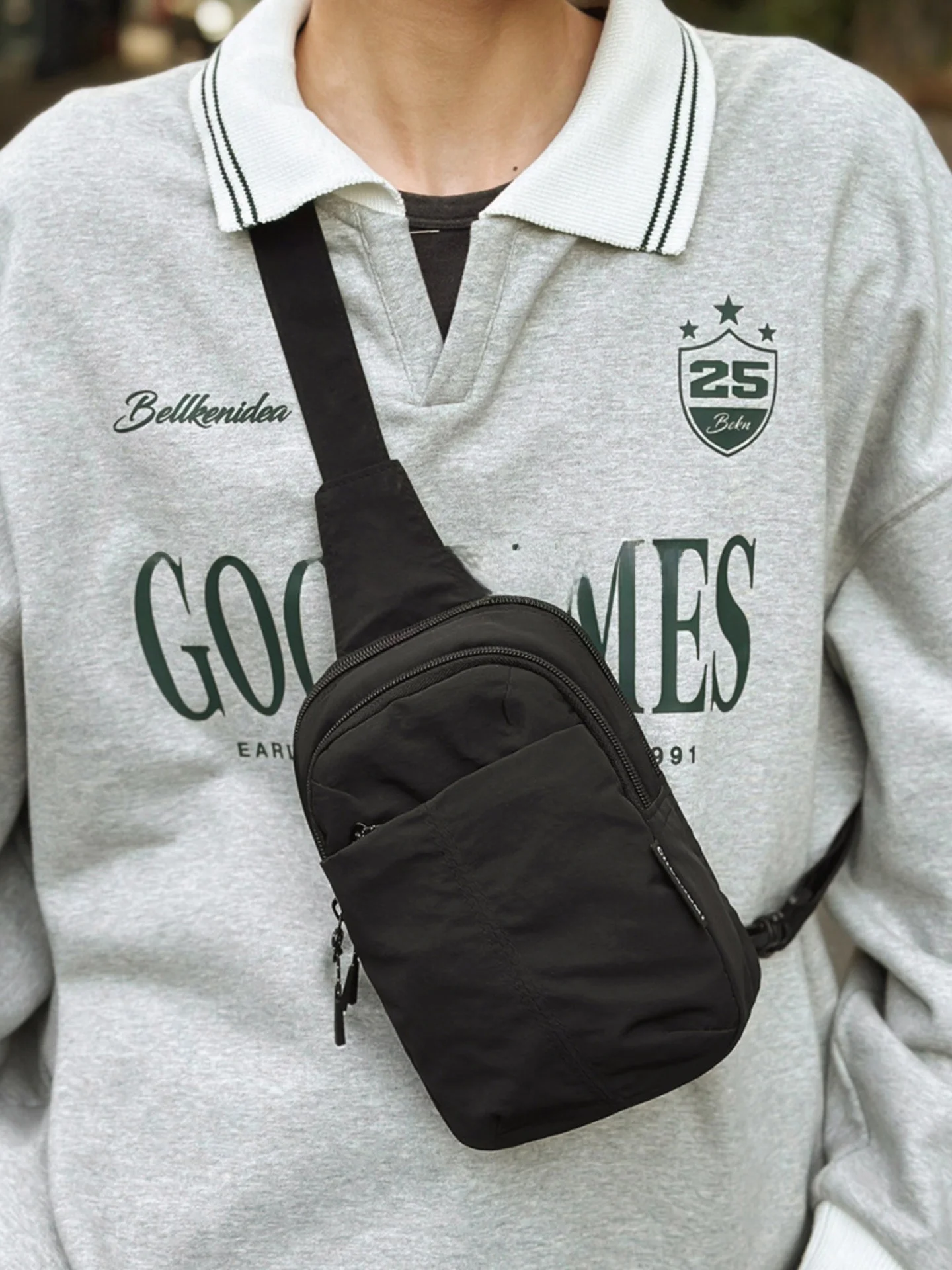  Outdoor Sports Unisex Crossbody Bag Fashionable Mobile Phone Bag Single Shoulder Bag Casual Zipper Closure Nylon Material
