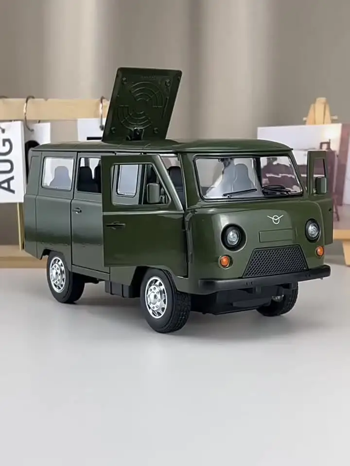 1/18 UAZ Traveler Alloy Van Car Model Diecasts Metal Off-road