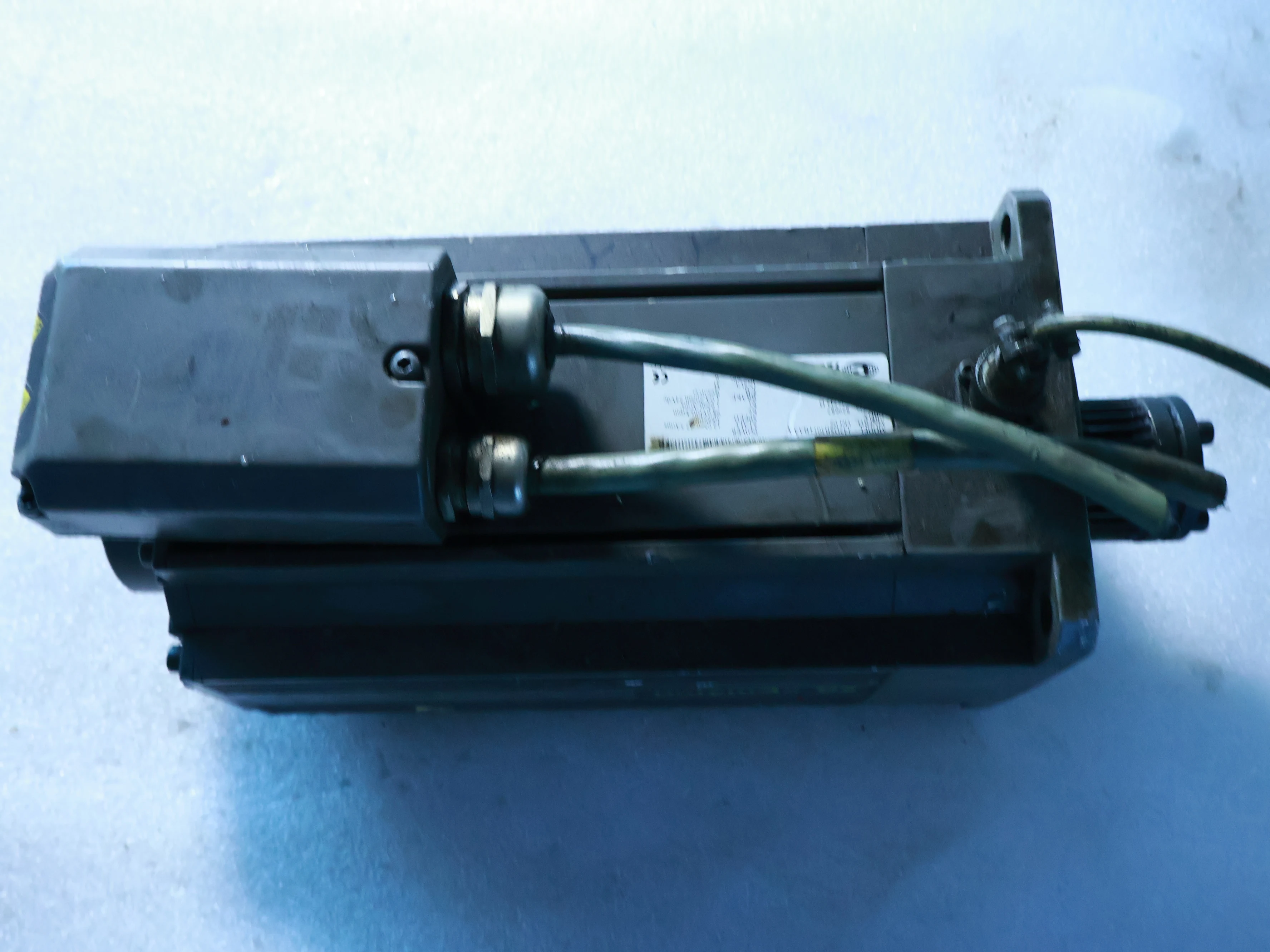 

Б/у серводвигатель 142DSB301TBAAA для DUTYMAX DS 142DSB301TBAAA