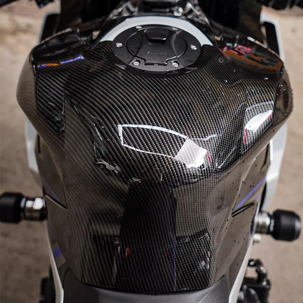 Accesorio de tapa protectora superior del tanque de combustible de carreras de motocicletas. Tapa del depósito de combustible adecuada para ZONTES 703RR.