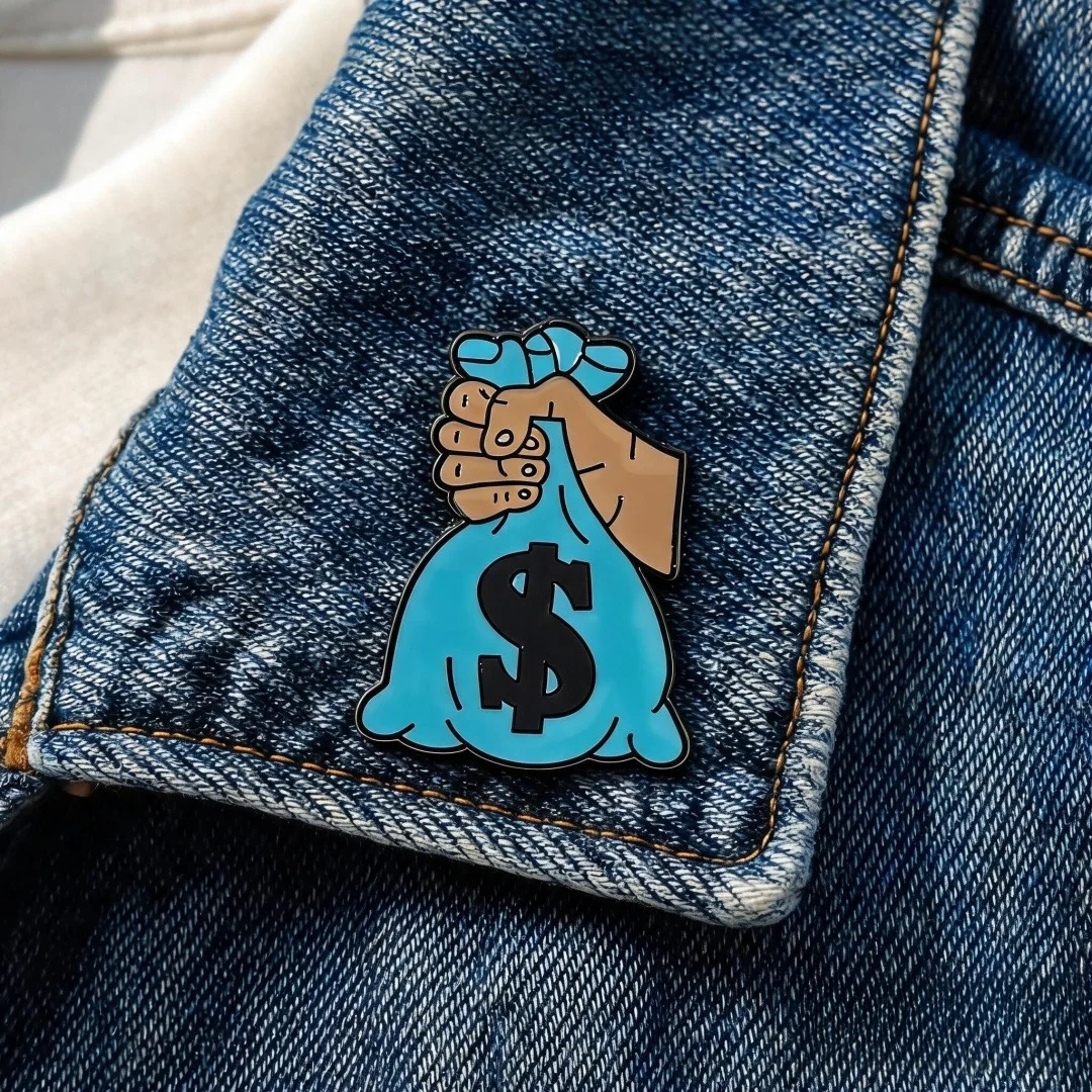 Novelty Cash Money Bag Enamel Pin, Hand Holding Dollar Sign Brooch Badge, Wealth‑themed Metal Accessory, Unique Decor Gift