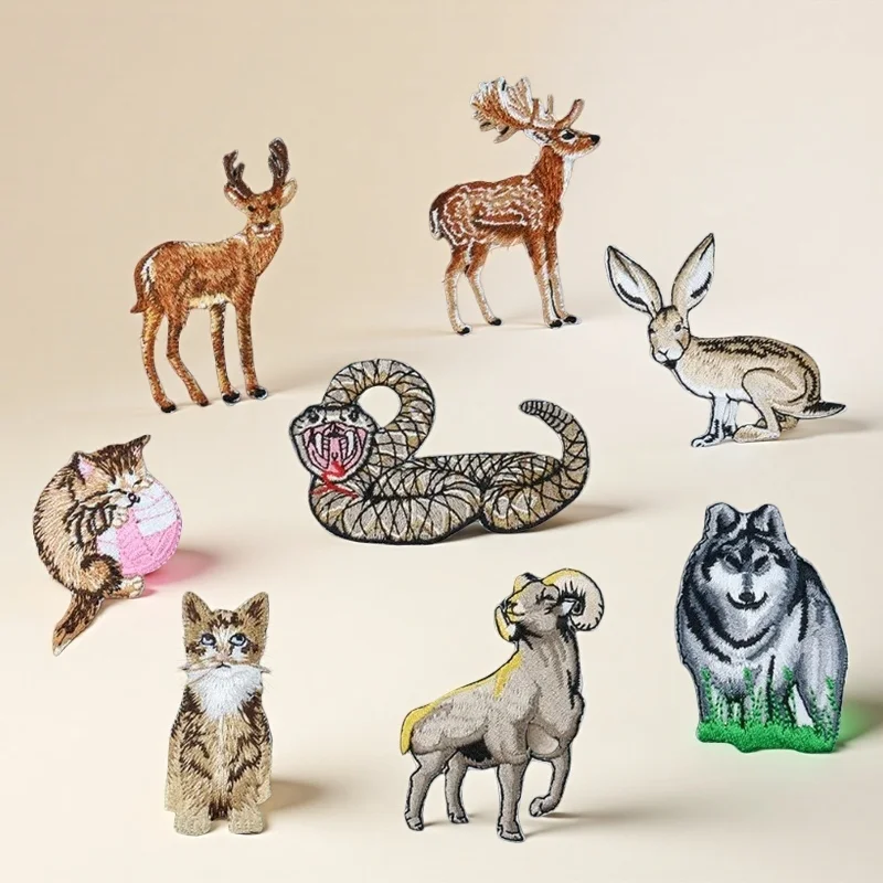 ملصق قماشي مطرز بحافة محروقة راقية، غزال سيكا، قطة، ثعبان الذئب، إكسسوارات ملابس الحيوانات الصغيرة، فتحات شارة
