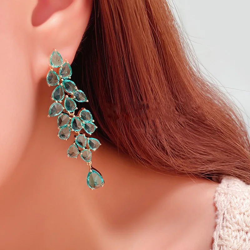 925 Sterling Silver S925 Long Leaf Tassel Dangle Earrings Inlaid Bright Green Diamond Elegant Statement Earrings