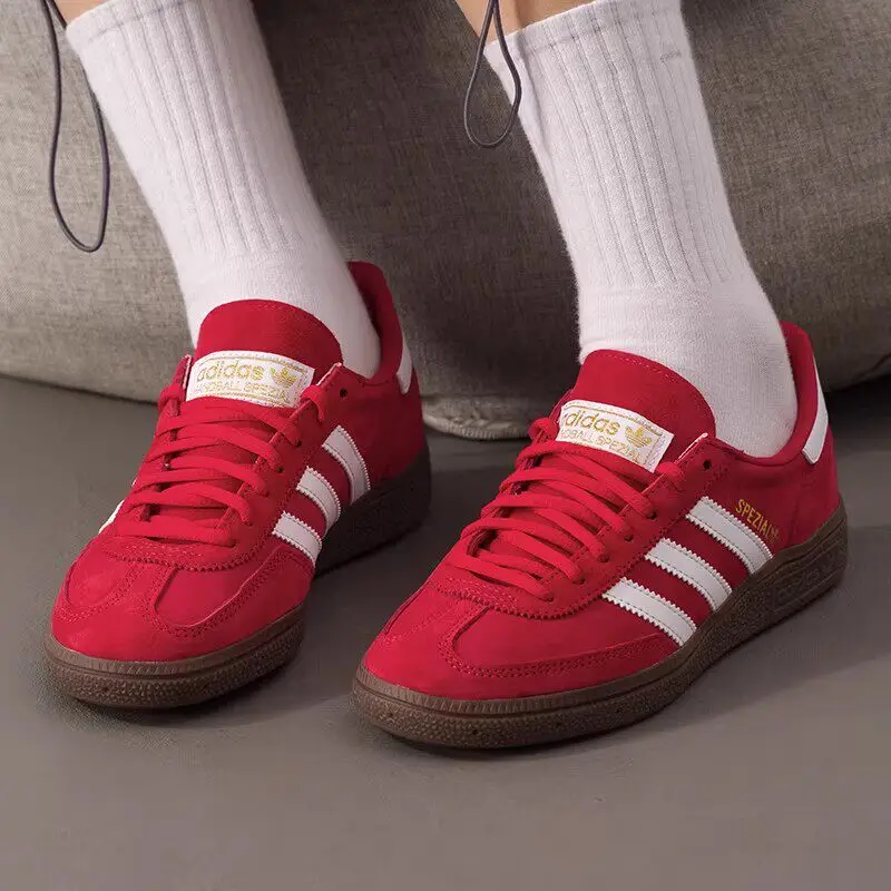 KH6039 Mens Retro Red Suede Skate Shoes White Stripe Low Top Gum Rubber Sole Casual Fashion Sneakers