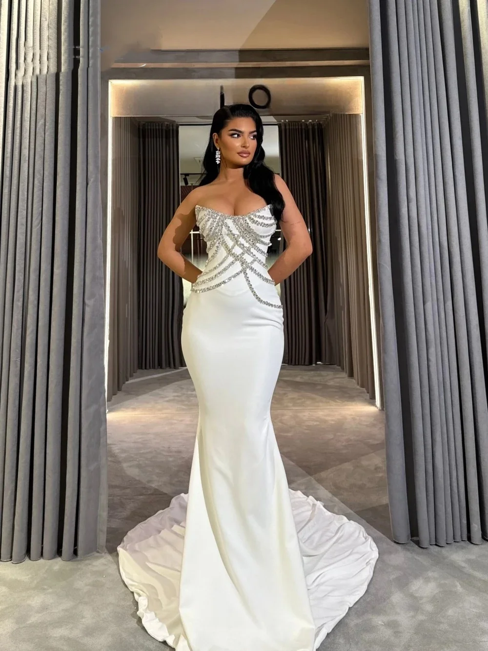 Elegant Strapless Wedding Dresses Bridal Gowns Crystal Sleeveless Mermaid Princess Sweep Train Customized Vestidos De Novia