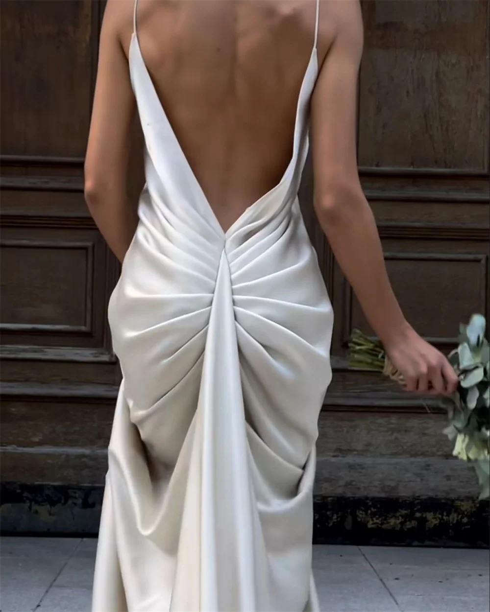 Cathy Ivory Luxury Satin Prom Dress Elegant V-neck Backless فستان حفلات الزفاف Mermaid Sleeveless Long Train Wedding Dress 2024