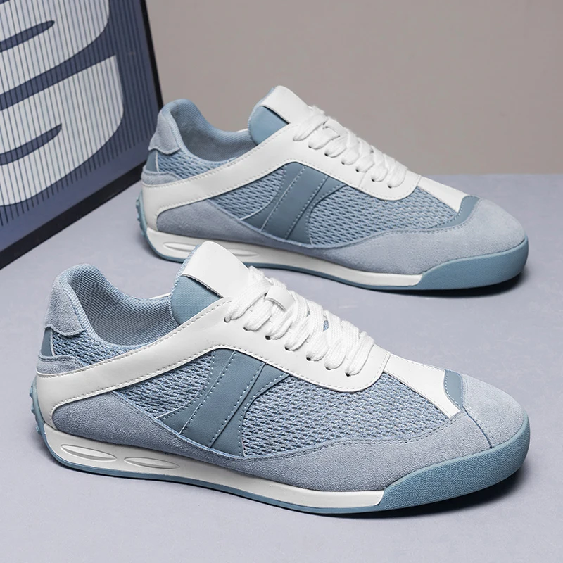 

Engineered for Ease: Men's Premium Casual Sneakers with Adaptive Fit Technology