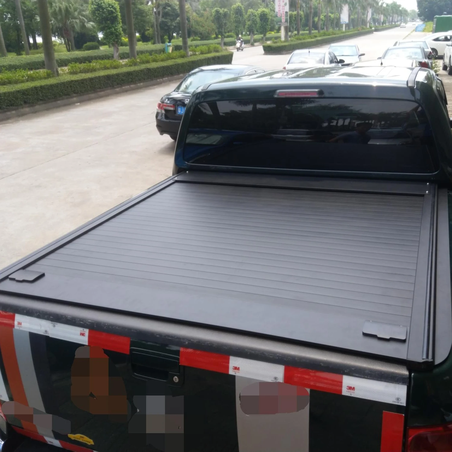 Dongsui Factory Newest Style Off Road Bed Protection Aluminum Alloy Flat Top Pickup Trunk Cover With Double Lock