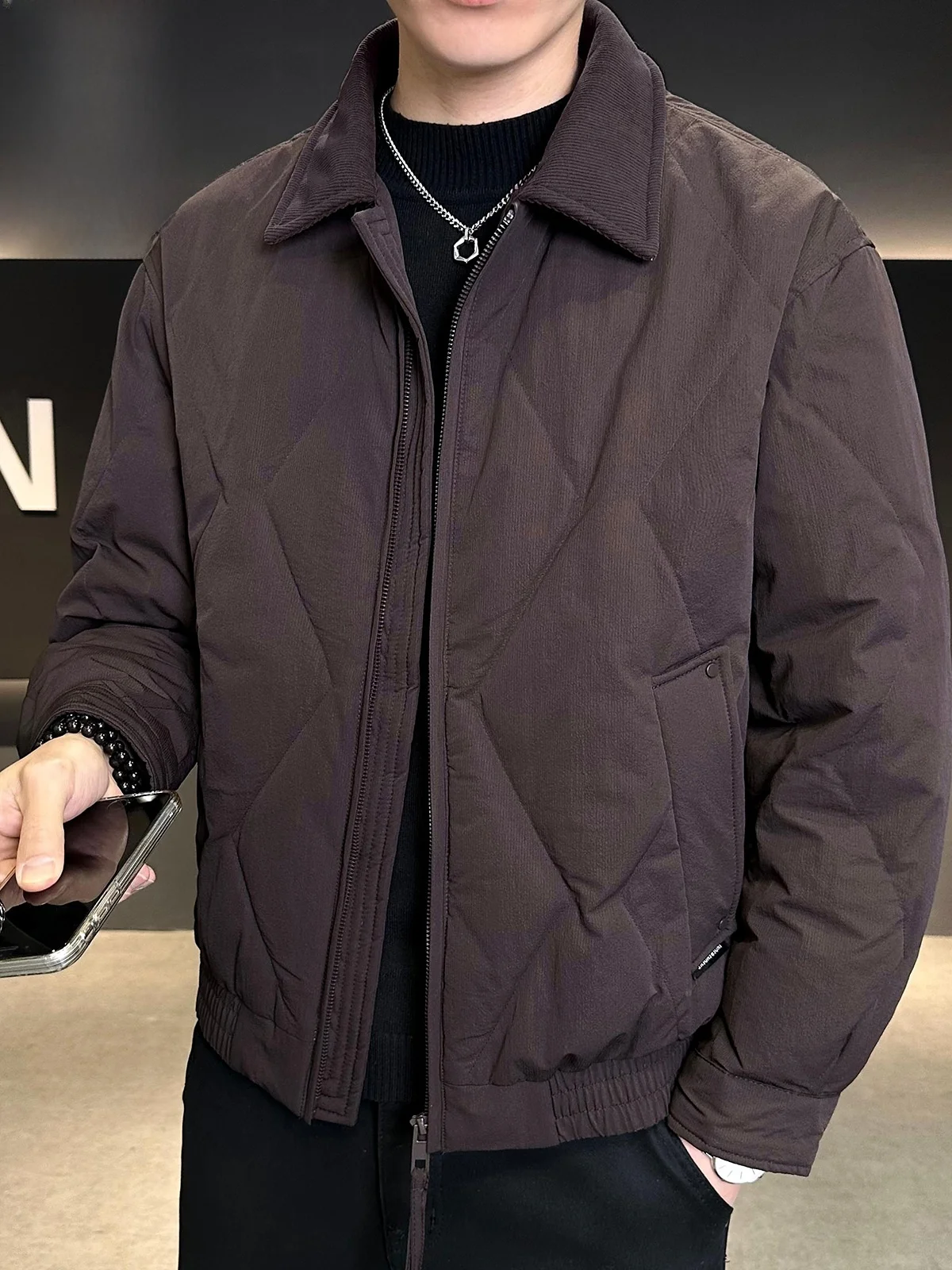 

Мужская зимняя пуховая куртка 2025: Новинка, ветрозащитная, теплая, повседневная, с воротником, из полиэфирного волокна, свободный крой