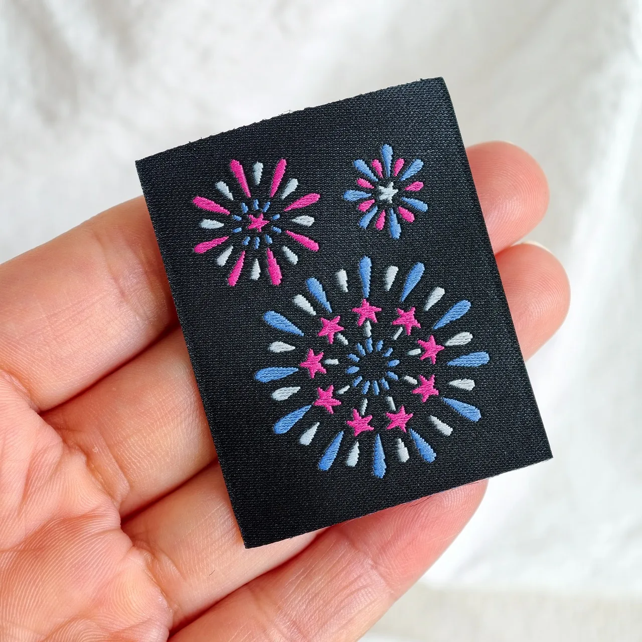 Colorful Firework Star Embroidered Sew-On Labels, Black Fabric Tags for Handmade Clothing, Bags & Accessories