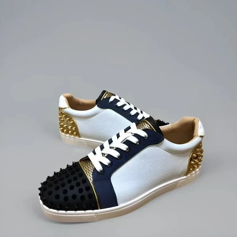 

Luxury Low Top Red Bottom Shoes For Men Trainers Spiked White Lychee Genuine Leather Rivets Toecap Gold Heels Flats Sneaker