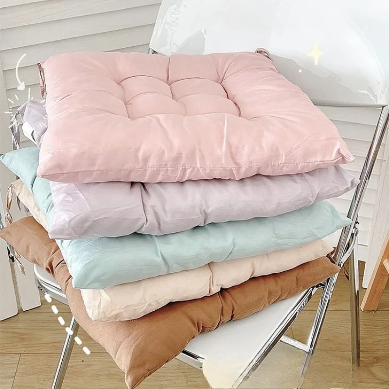 

Мягкая подушка для общежития и домашнего использования, утолщенная подушка для сидения длительное время, офисная поясничная подушка с противоскользящими ремнями.