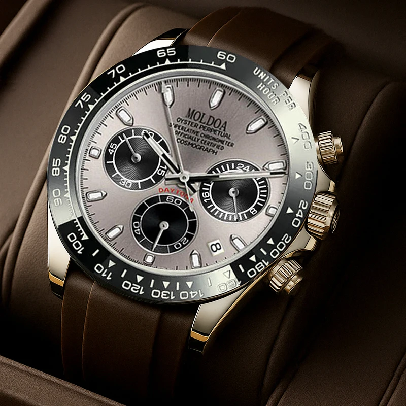 

Мужские модные повседневные многофункциональные кварцевые часы с тремя глазами и пулевидной головкой черного цвета.