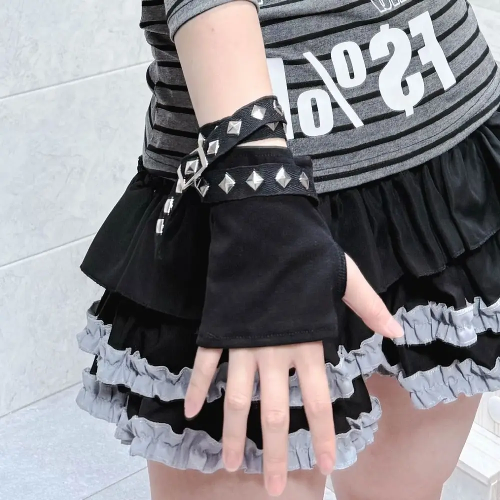 Metal Rivet Detail Women's Fingerless Gloves Buckle Strap Half Finger Streetwear Gloves Punk Style Black Motorcycle Gloves