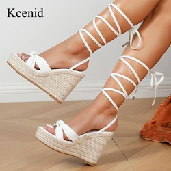 Kcenid Casual Roma Gladiator Cross Lace-Up Platform sandali con zeppa in pelle bianca pieghettata Open Toe tacchi alti scarpe estive da donna