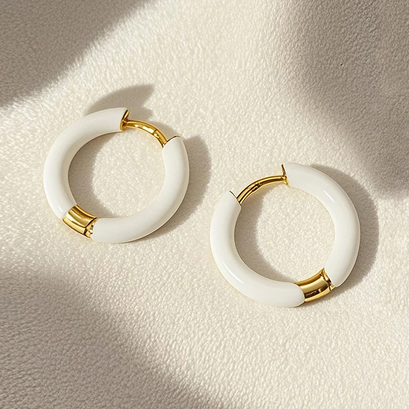 2 Stück 8-18mm Emaille Edelstahl Runde Huggie Creolen für Damen, 2,5mm Dick, Hip-Hop Pop Ohrschmuck, Klassischer Alltagsschmuck