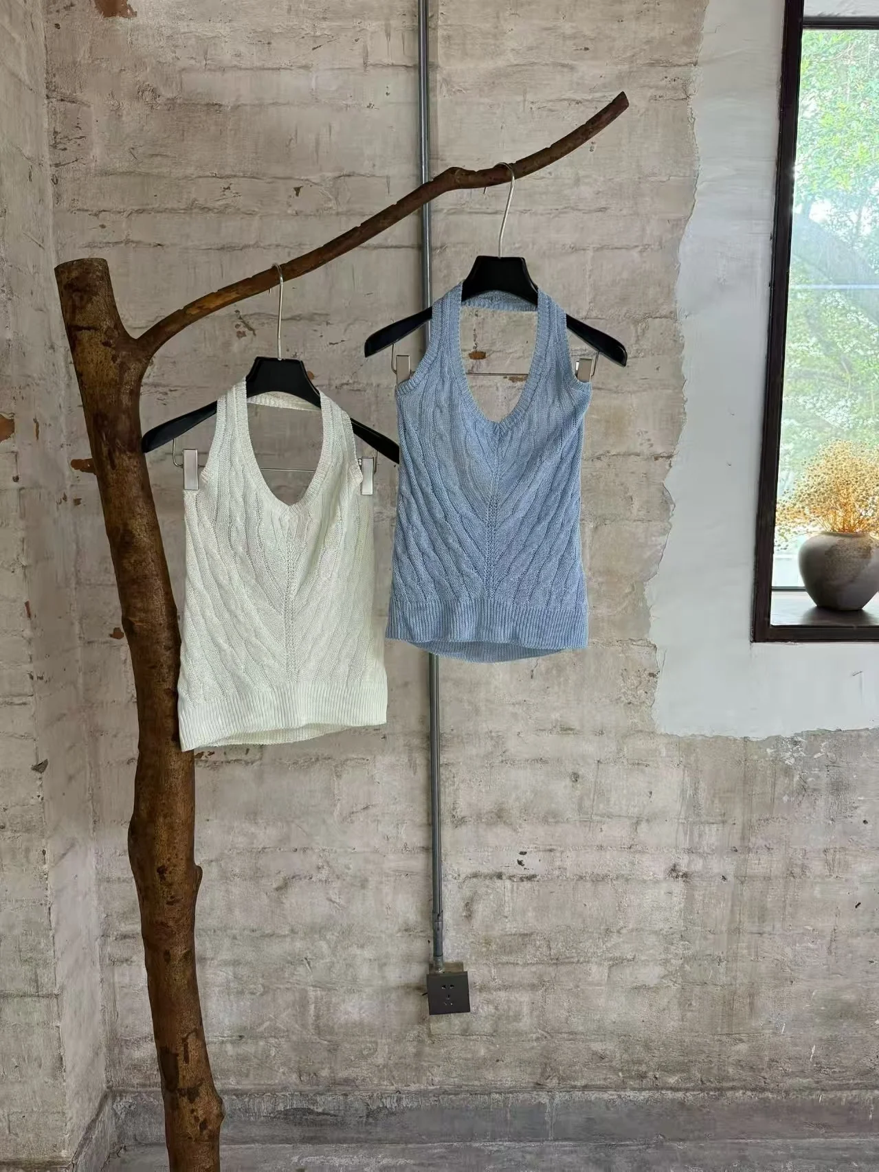 

Summer 2026 Korean Style V-Neck Knitted Vest Women's Slimming Sexy Spicy Girl Halter Top Neck Hanging Knitwear Casual Fashion