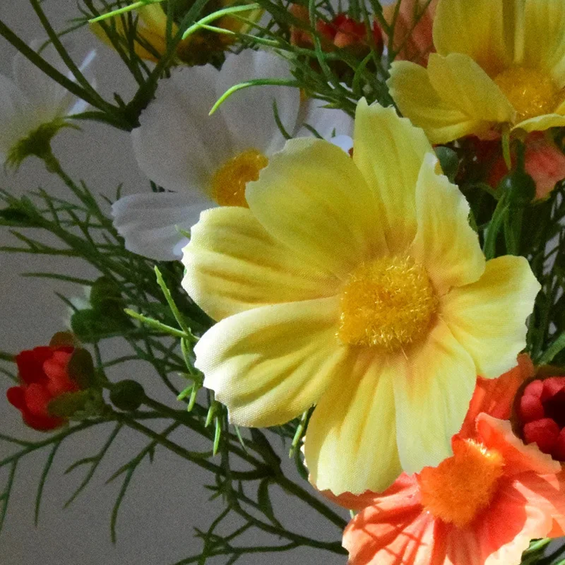 12 Stück Simulierte 5-Köpfige Coreopsis-Zweige Seiden-Kunstblumen Grünpflanze Auditorium-Dekoration Künstliche Rosa Gesang-Blume – Detail 18