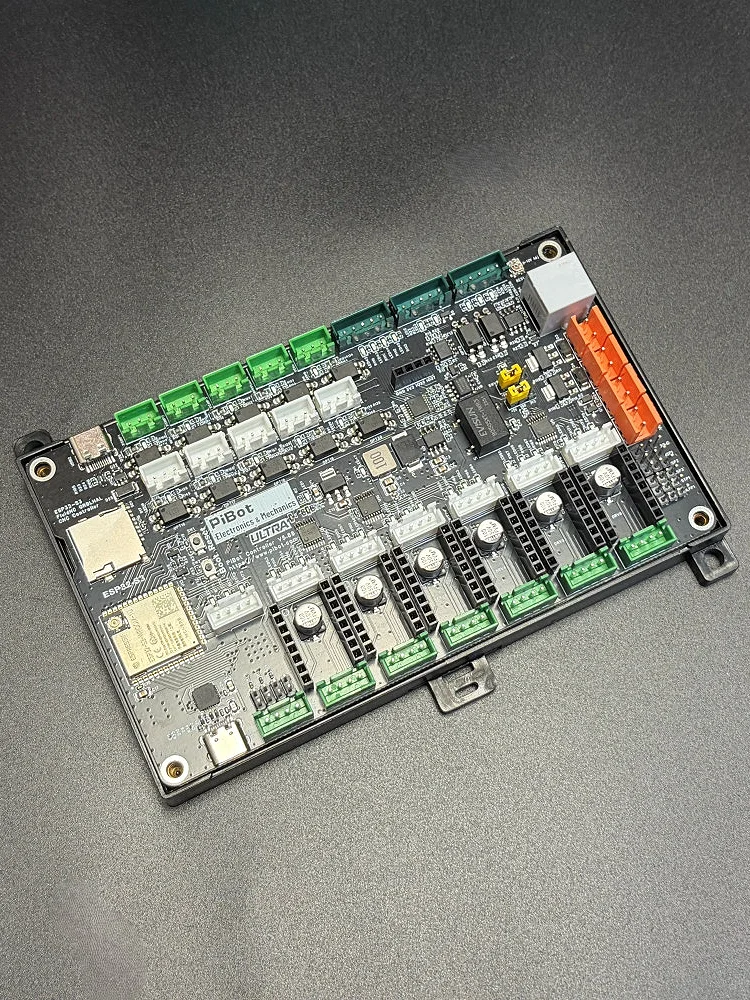 PiBot FluidNC GrblHAL ESP32-S3 6+1-osiowy kontroler CNC V5.88 Ultra — 2