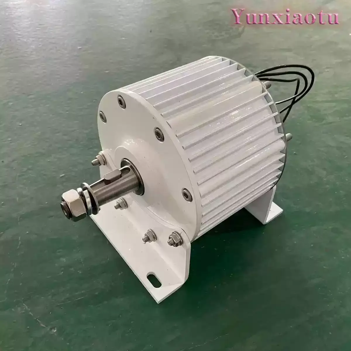 Three Phase AC 600W 500RPM 50Hz 24V to 380V Straight Shaft Conical Shaft Rare Earth Permanent Magnet Generator