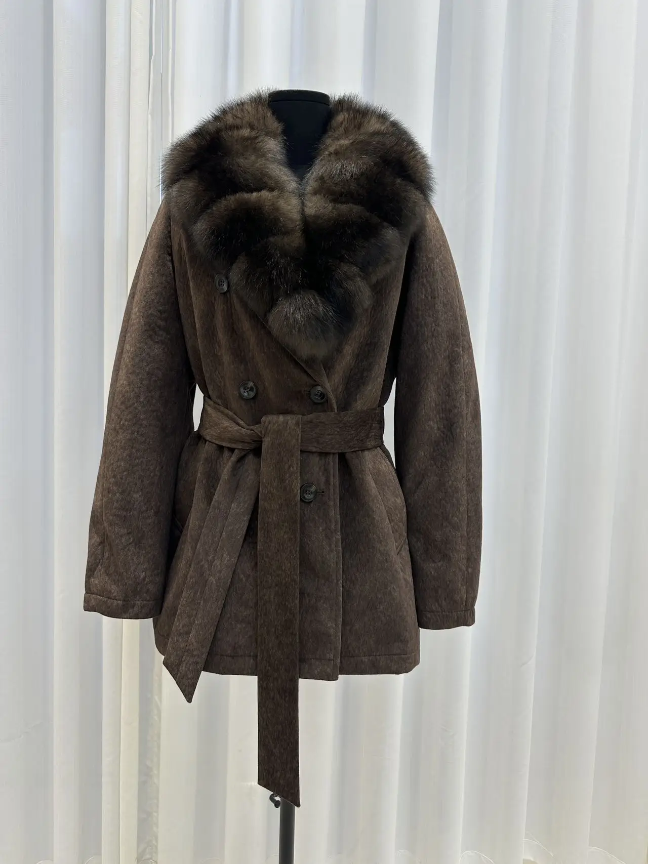 Women Outerwear Cropped Fit Duck Down Parka Cozy Minimalist Style City Outing Winter Cold Resistant Daily Wear for Modern Ladies