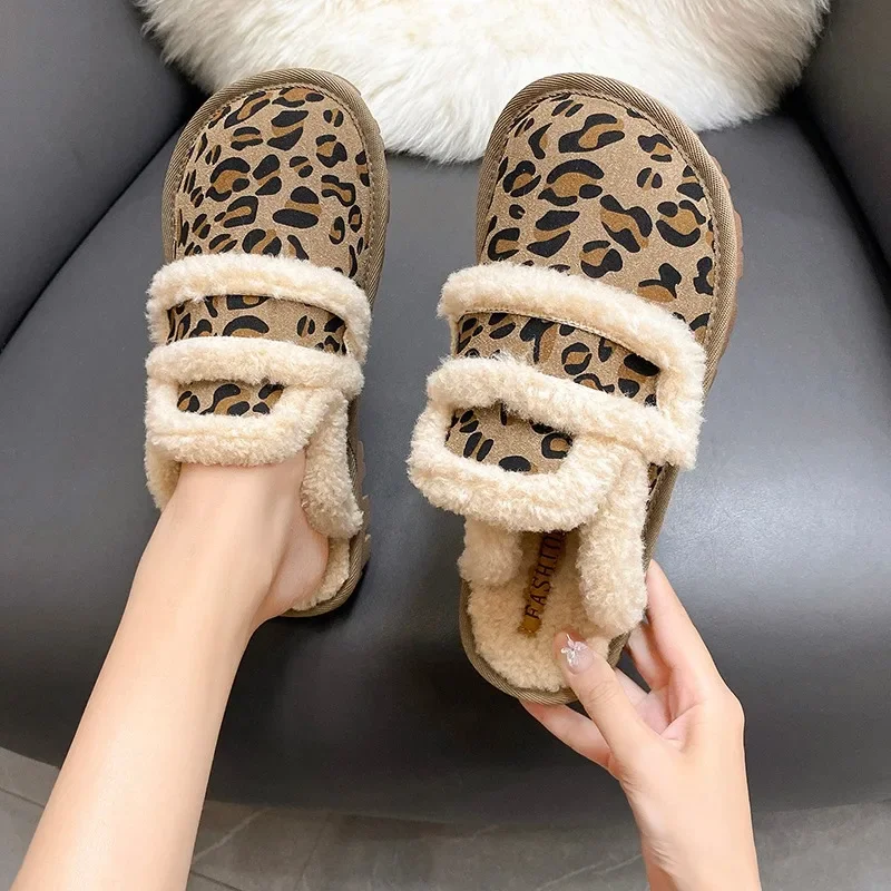 Pantoufles en fourrure léopard pour femmes, chaussures en coton, mules décontractées, tongs courtes en peluche, chaudes, tendance, hiver, nouveau, 2025