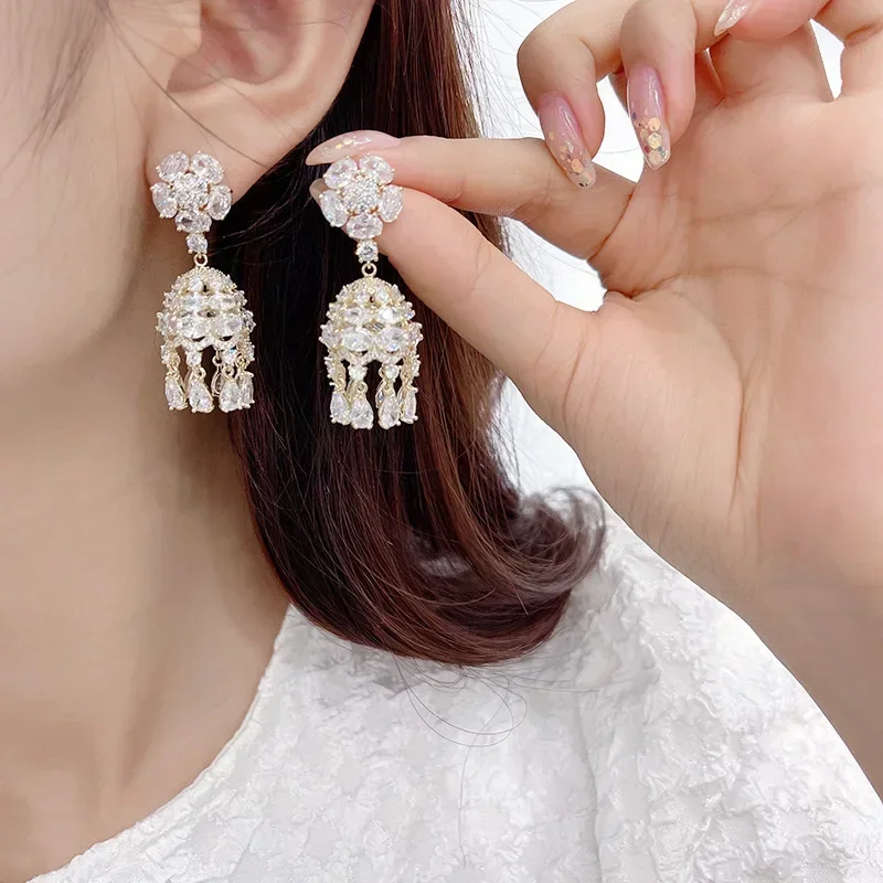 

Висячие серьги с кристаллами и цветком, индийские Jhumka Jhumki, женские свадебные вечерние модные украшения, стразы, кисточка, колокольчик, подарки