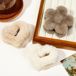 Fashion Big Flower Plush Hair Claw Heart-shaped Faux Fur Hair Clip Autumn Winter Sweet All Match Headwear Cute Hair Accessories