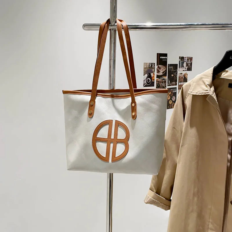 

2025 Trendy Vintage-Inspired Tote - Roomy Shoulder Bag with Versatile Straps for Women's Casual & Commute