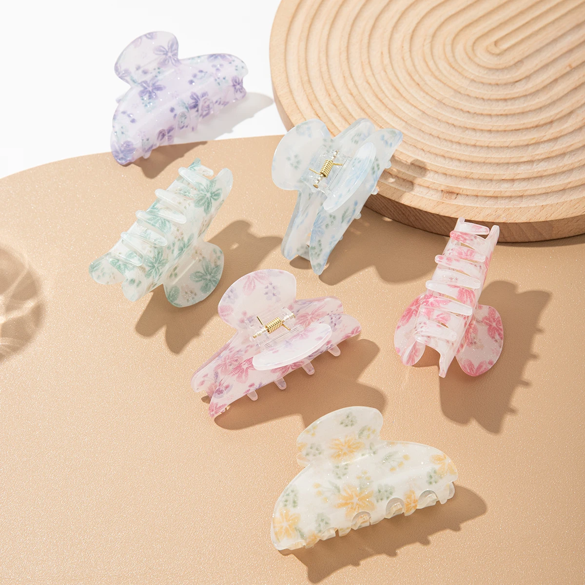 Pétales d'acide acétique peints à la main, étoiles brillantes, couleur dopamine, griffes semi-circulaires, accessoires pour cheveux de fête, 1PC