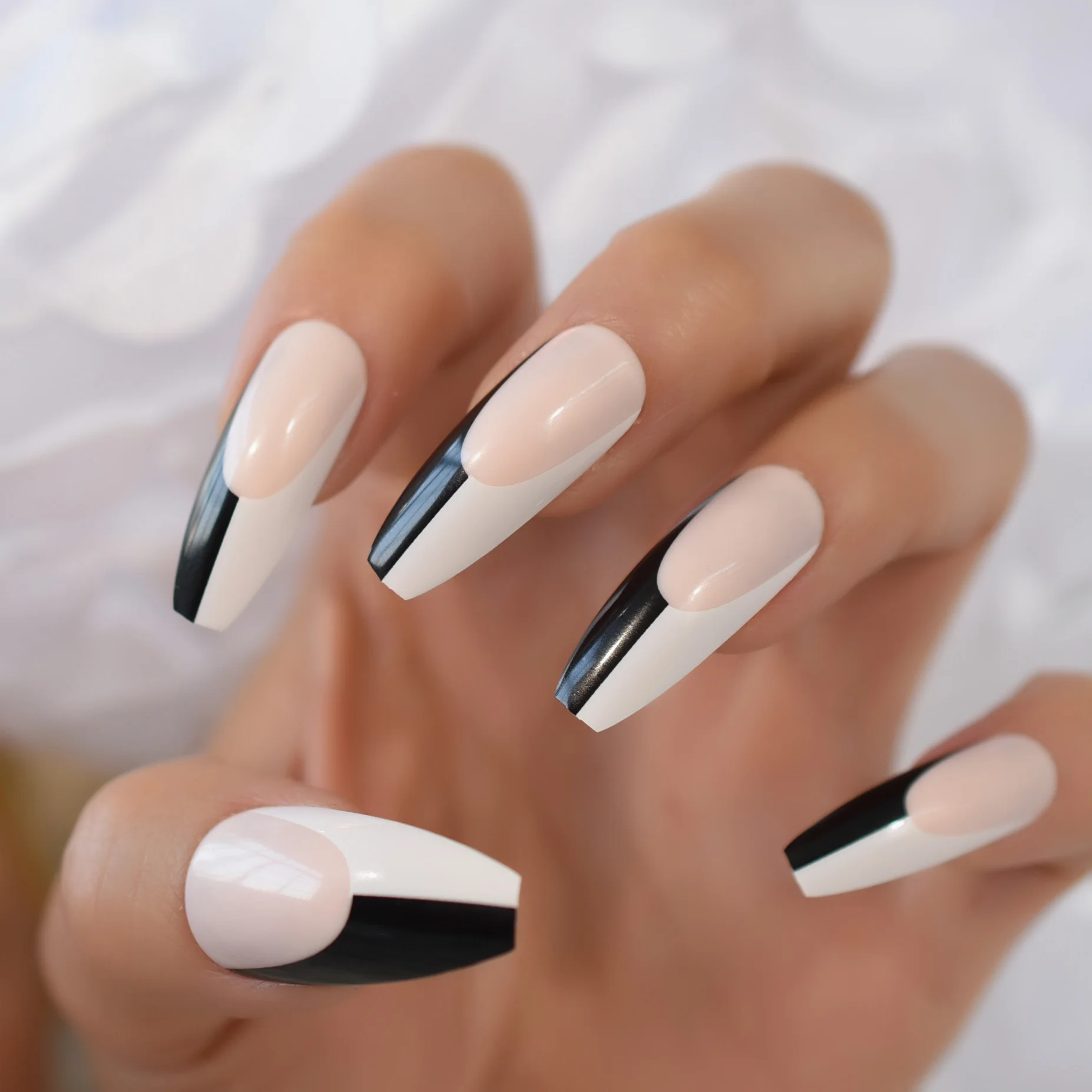 Lange doodskist nep-nagelset naakt driekleurige stiksels faux ongles voor make-up met manicure lijmstickers