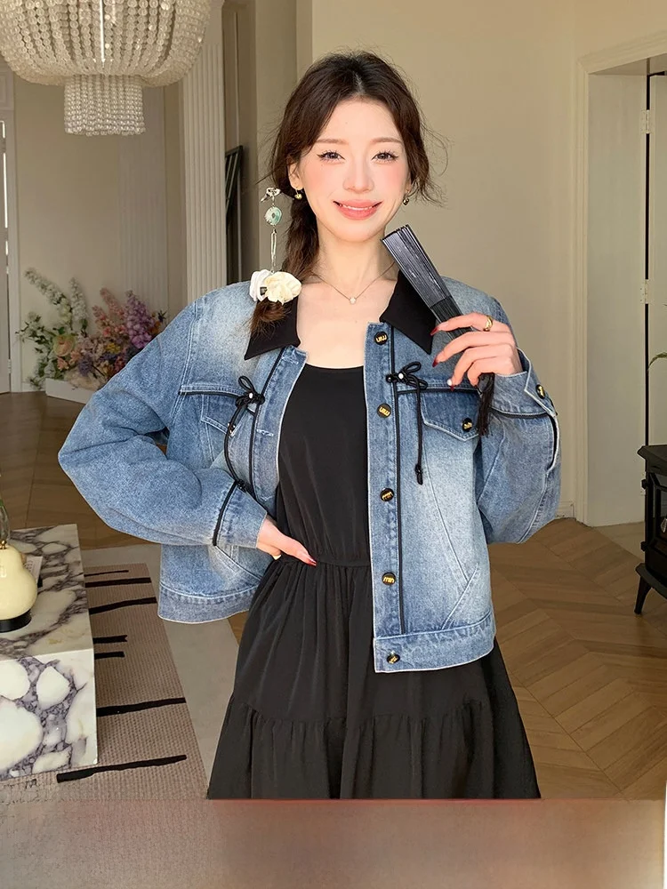 

Комплект из джинсовой куртки и брюк больших размеров: модный, облегающий, из хлопка и полиэстера, для весенне-осеннего сезона, для женщин с пышными формами.