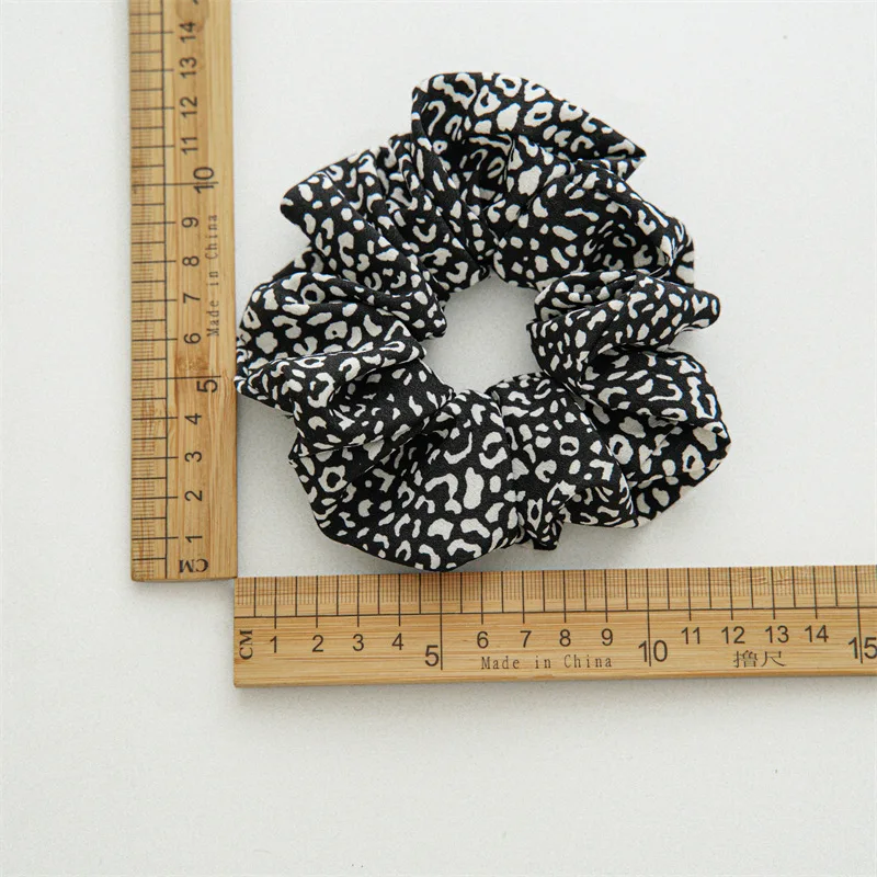 Korean Women Elegant Autumn and winter Elastics Hair Band Retro Leopard Print Scrunchies Hair Ties Ladies Ponytail Hold Hair Acc