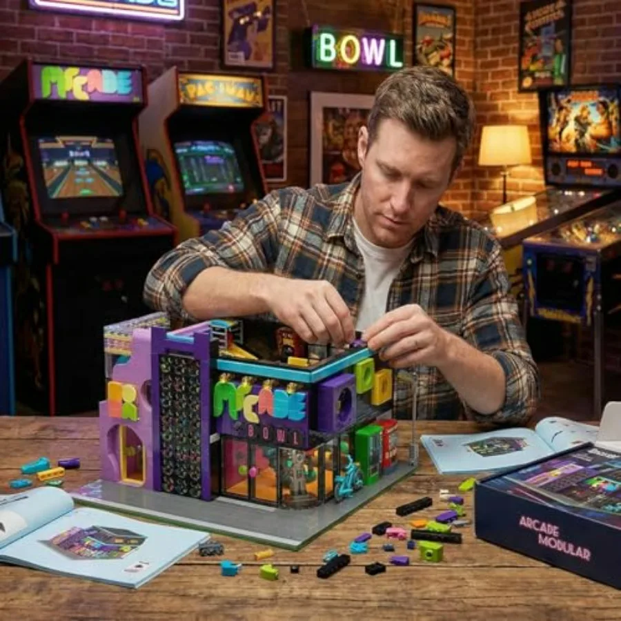 Arcade Modular Building Blocks Set with LED Lights Cyberpunk Retro Arcade Bowl Street View Bricks 2600PCS Collectible Construct view 6